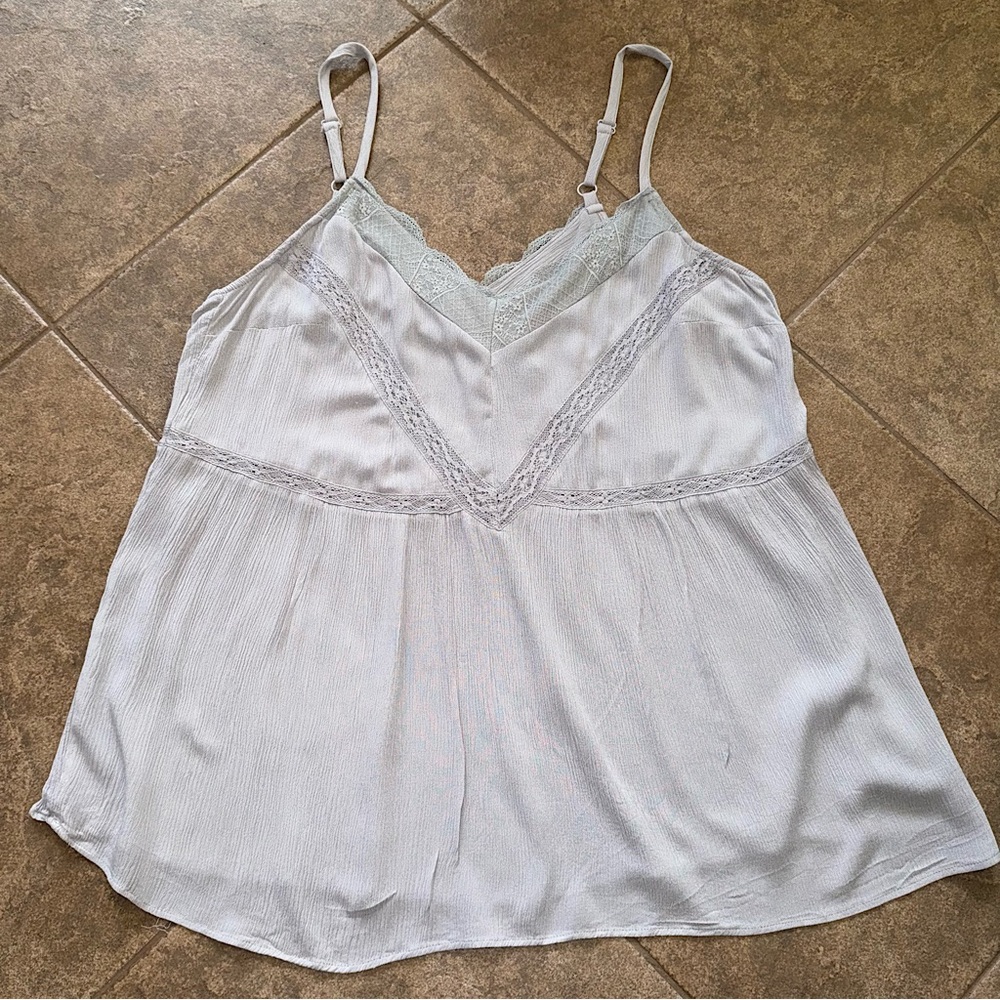GUC -  Torrid Cami  w/ Lace Like Accent - Light Gray
